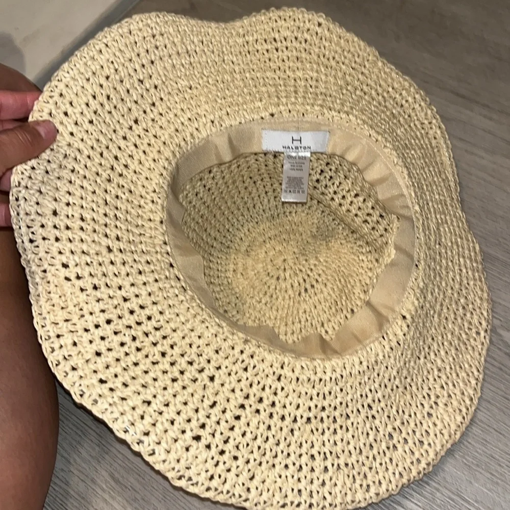Like new H by Halston straw hat